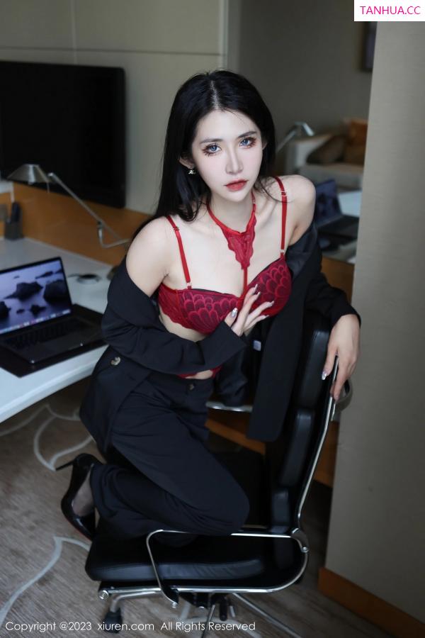 林依娜  [XiuRen]高清写真图 2023.03.13 No.6402 依娜Yina 美腿新人第28张图片